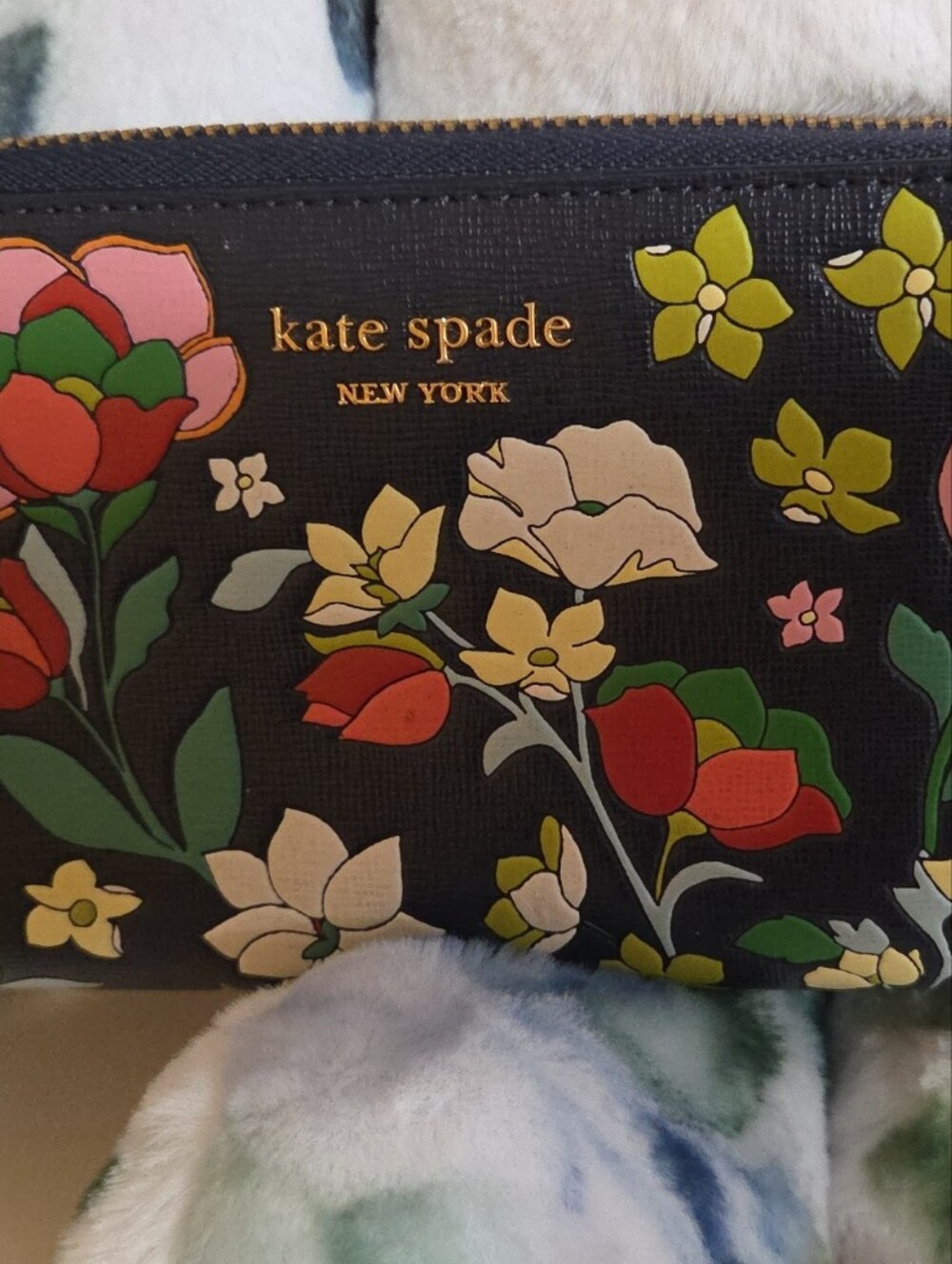 EUC kate spade Navy Floral Zip Wallet